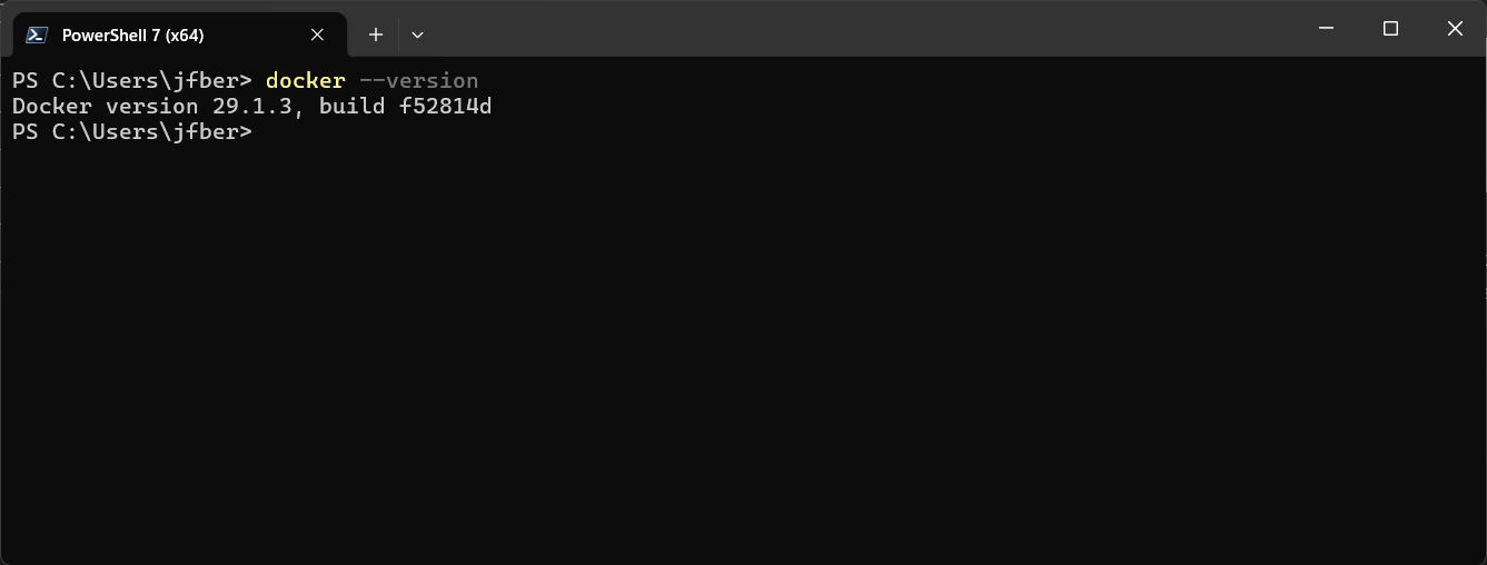 Ventana de terminal mostrando la versión de Docker en ejecución